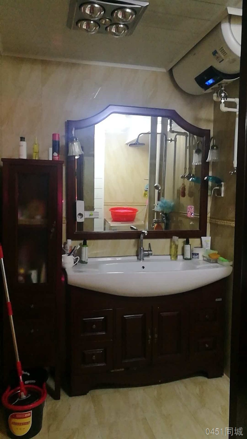 出售自家道外景江名苑精装房(江景房 价格优惠可谈